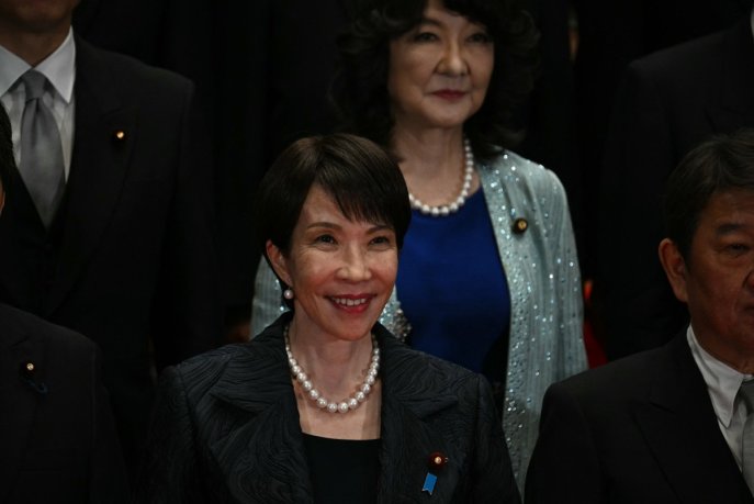 Le Japon nomme sa première femme Premier ministre, Sanae Takaichi, le yen recule