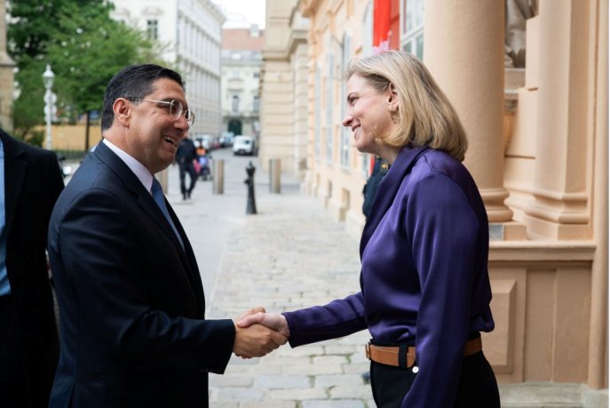 le-monde-post-americain-ou-la-guerre-diran-dans-la-grille-de-fareed-zakaria---par-dr-samir-belahsen