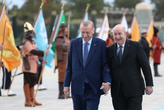 convergence-ce-que-la-banque-mondiale-ne-peut-pas-ecrire---par-adnan-debbarh-