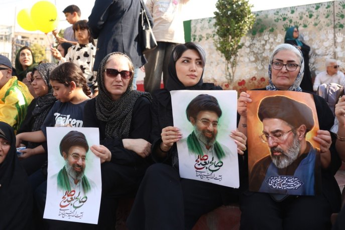 Moyen-Orient : l’Iran célèbre sa résistance, les pourparlers patinent