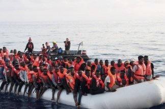 une-quarantaine-de-migrants-morts-dans-un-naufrage-en-tentant-de-rejoindre-les-canaries