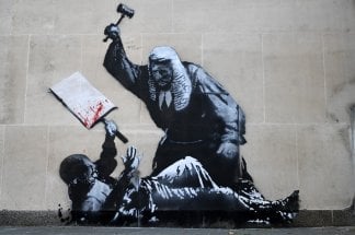 royaume-uni-un-nouveau-banksy-apparait-apres-les-arrestations-de-militants-propalestiniens
