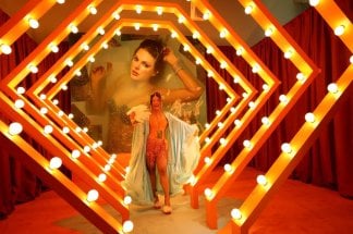 la-showgirl-taylor-swift-revient-a-la-pop