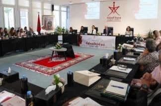 vers-une-administration-de-legalite-un-plaidoyer-pour-lacces-des-femmes-aux-services-publics