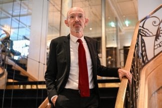 le-goncourt-attribue-a-laurent-mauvignier-pour-la-maison-vide