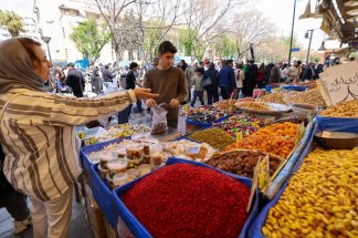 -les-choses-de-la-vie-nous-manquent-des-habitants-de-teheran-a-bout-apres-un-mois-de-guerre