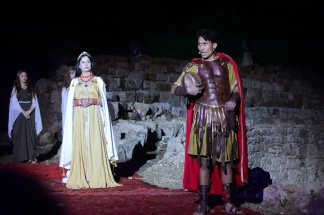 matiere-et-memoire-a-casablanca-nostalgia-lecho-des-murs-a-larche-poesie-a-marrakech