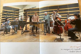 ahmed-essyad-signe-avec-linstant-donne-une-lettre-damour-habitee-par-la-poesie-de-roumi