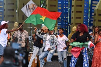 du-cirque-pour-exprimer-l-indicible-les-violences-jihadistes-contre-les-enfants-burkinabe