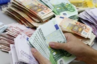 Transferts des MRE : les nouvelles règles européennes mettent les banques marocaines à l’épreuve