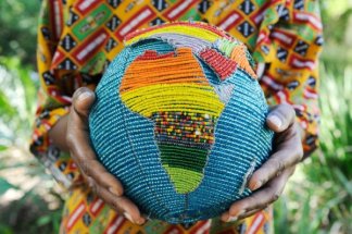 economie-mondiale-une-resilience-sous-tension-face-a-des-fragilites-grandissantes
