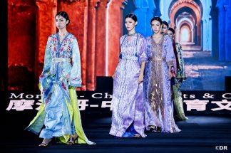le-caftan-marocain-rayonne-a-hangzhou-invite-dhonneur-de-la-semaine