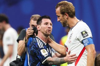 messi-eternel-largentine-renverse-angleterre-et-reve-dun-double-historique