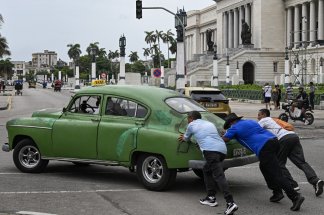 Stations-service, pharmacies, ports... Cuba ouvre de nombreux secteurs au privé