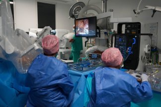 Da Vinci 5 : dans les coulisses de la chirurgie du futur qui est déjà là