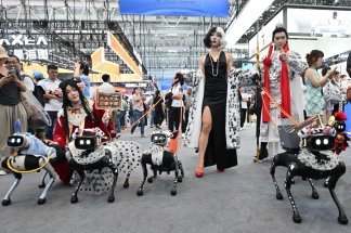 les-entreprises-chinoises-roulent-des-mecaniques-au-salon-de-la-robotique-de-pekin