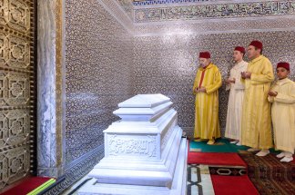 Mohammed VI commémore le 28e anniversaire de la disparition de Hassan II