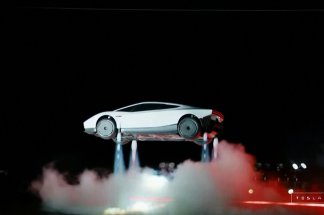 Musk dévoile sa Tesla "volante", sans succès garanti